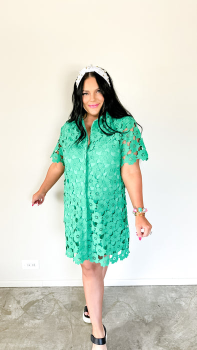 FLORAL LACE BUTTON UP DRESS IN KELLY GREEN | SALE